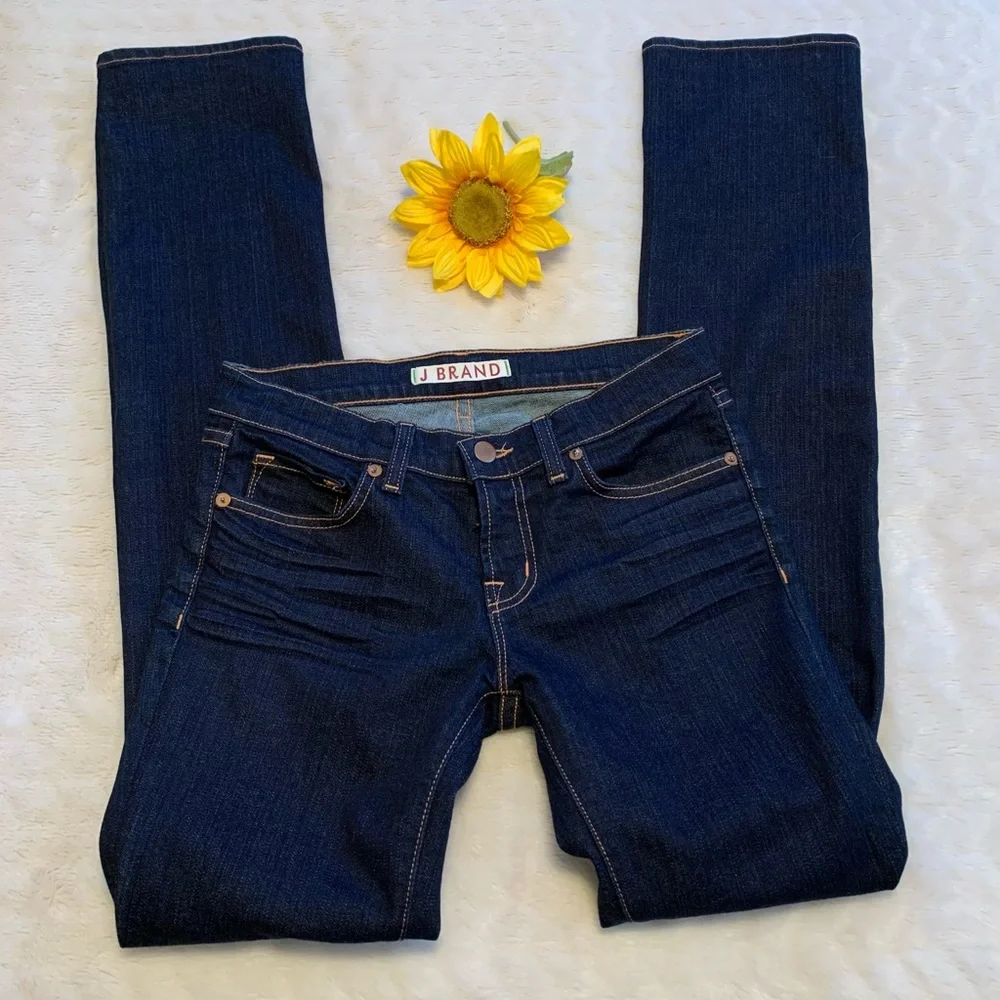 J BRAND darker ladies cigarette leg blue jeans style 914 Ink Size 26 LNW…